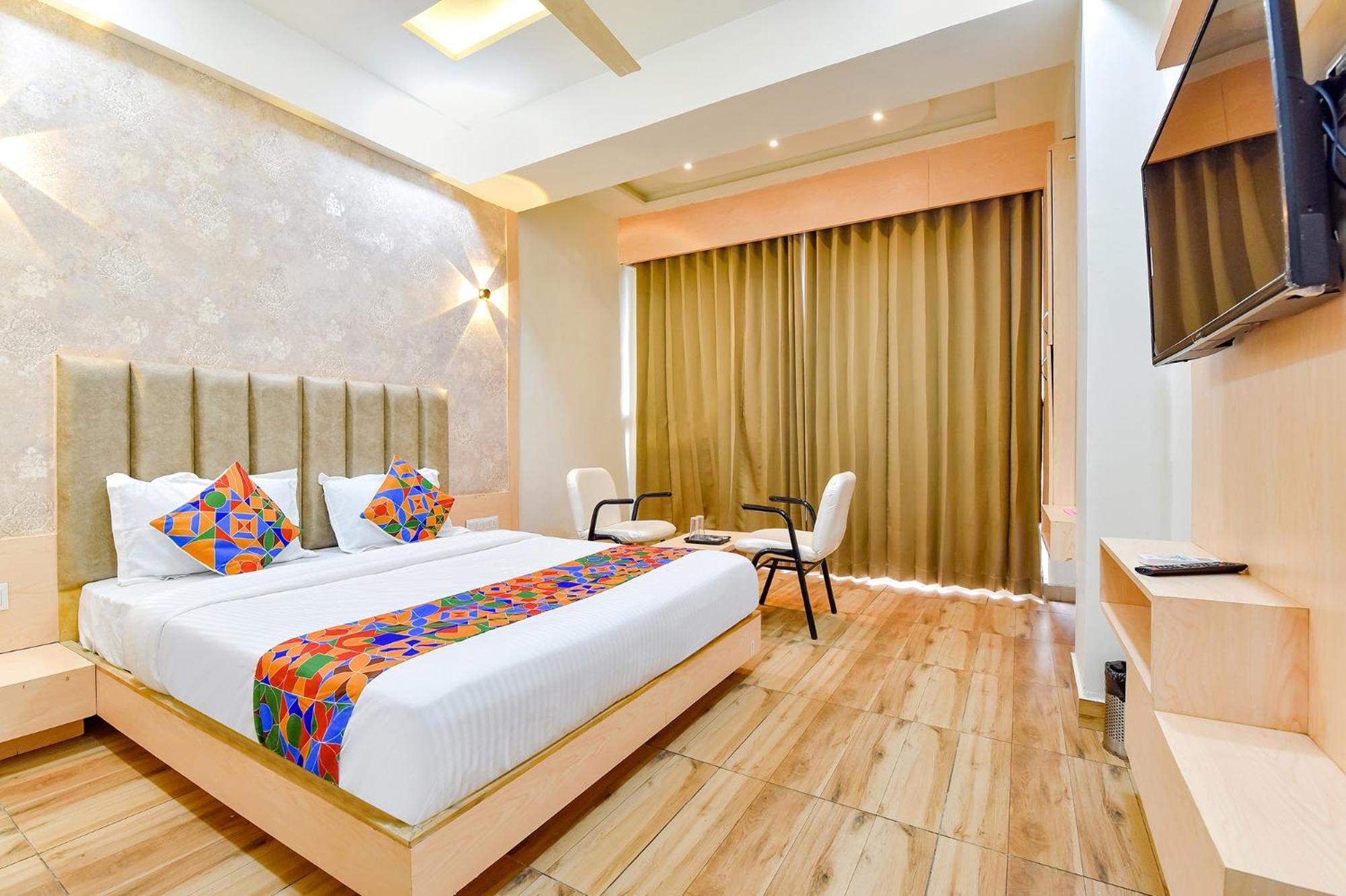 Fabhotel Symphony Grand Ахмедабад Экстерьер фото