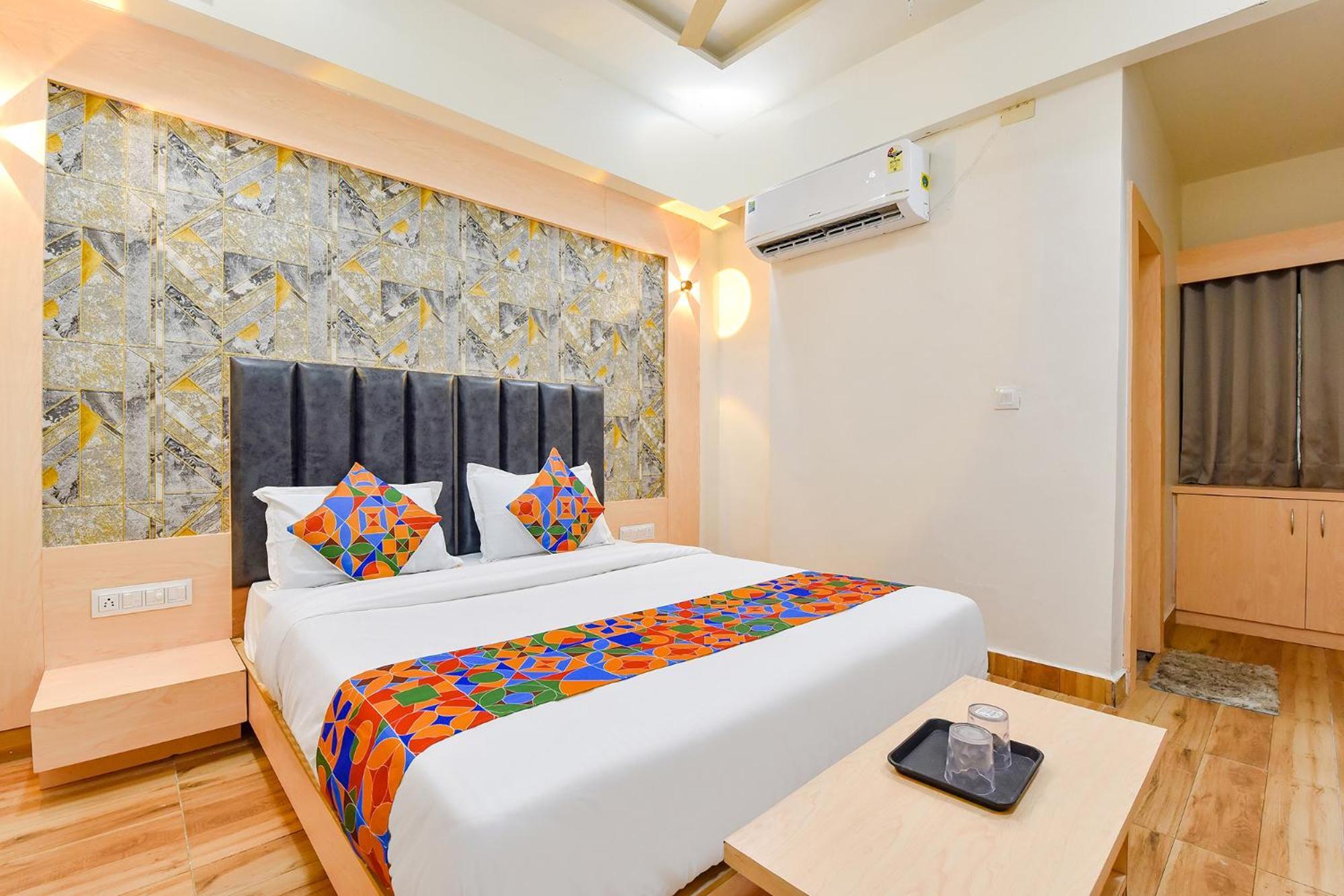 Fabhotel Symphony Grand Ахмедабад Экстерьер фото