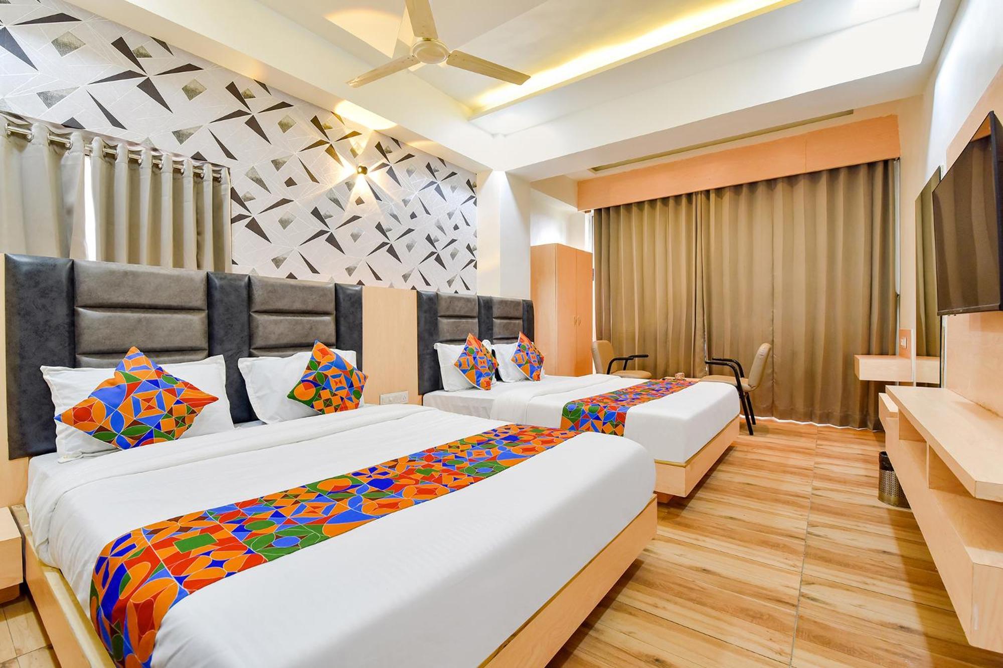 Fabhotel Symphony Grand Ахмедабад Экстерьер фото