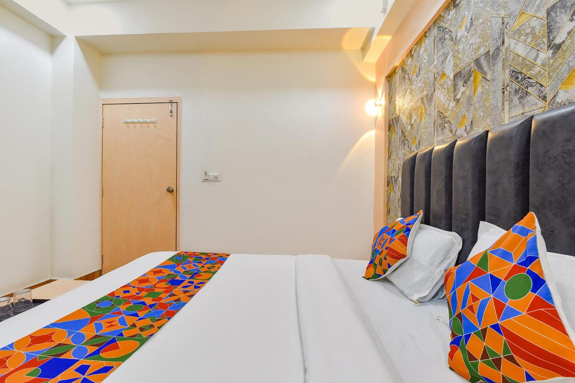 Fabhotel Symphony Grand Ахмедабад Экстерьер фото