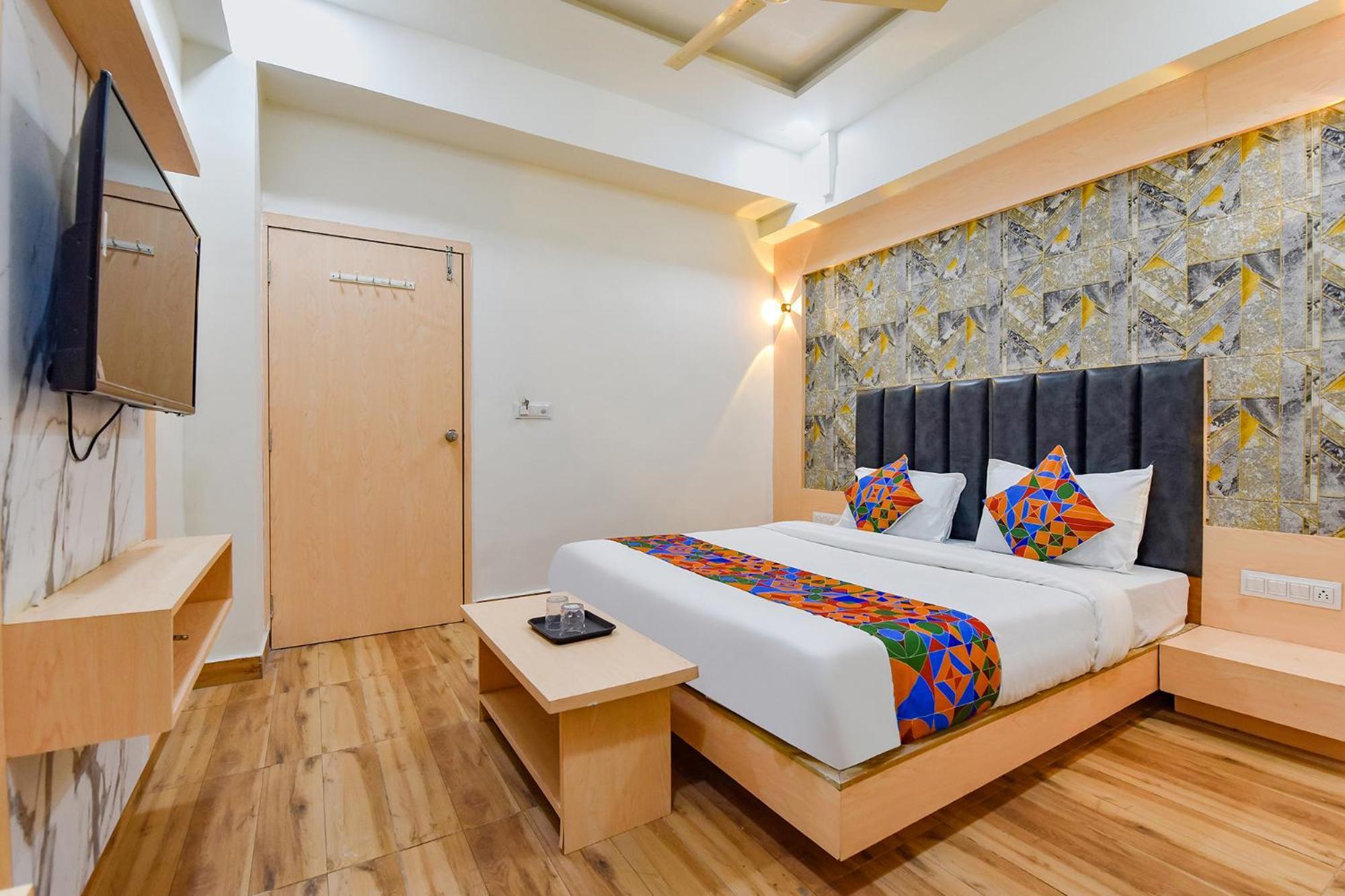 Fabhotel Symphony Grand Ахмедабад Экстерьер фото